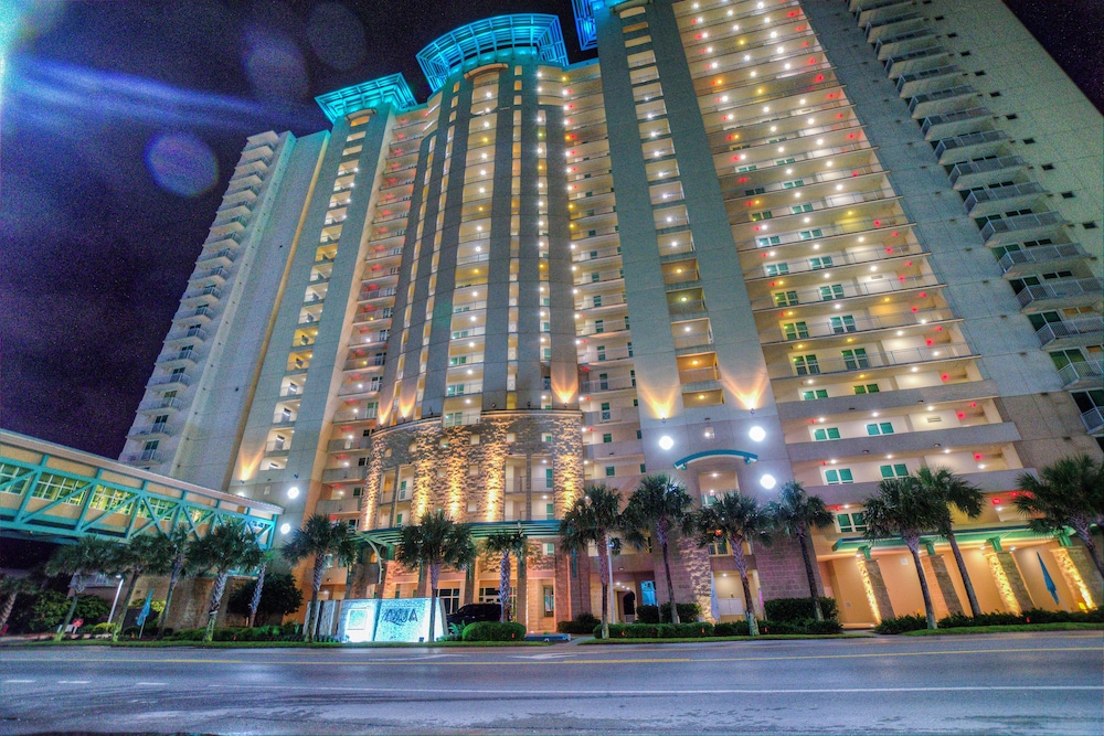 Aqua Beach Resort by Aneliya's Rentals — 4-Star Luxury Hotel in Panama City Beach, United States