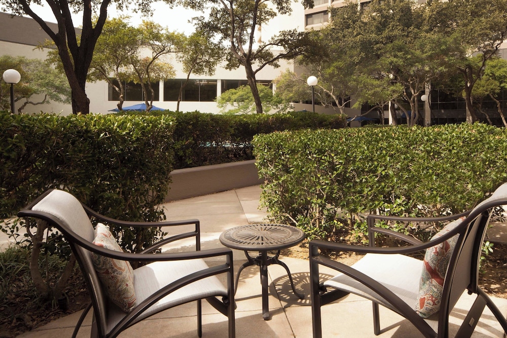 Dallas Fort Worth Airport Marriott - photo 9