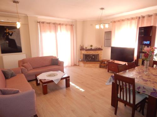 Philippos House in Nea Moudania — 4-Star Luxury Hotel in Nea Moudhania, Greece
