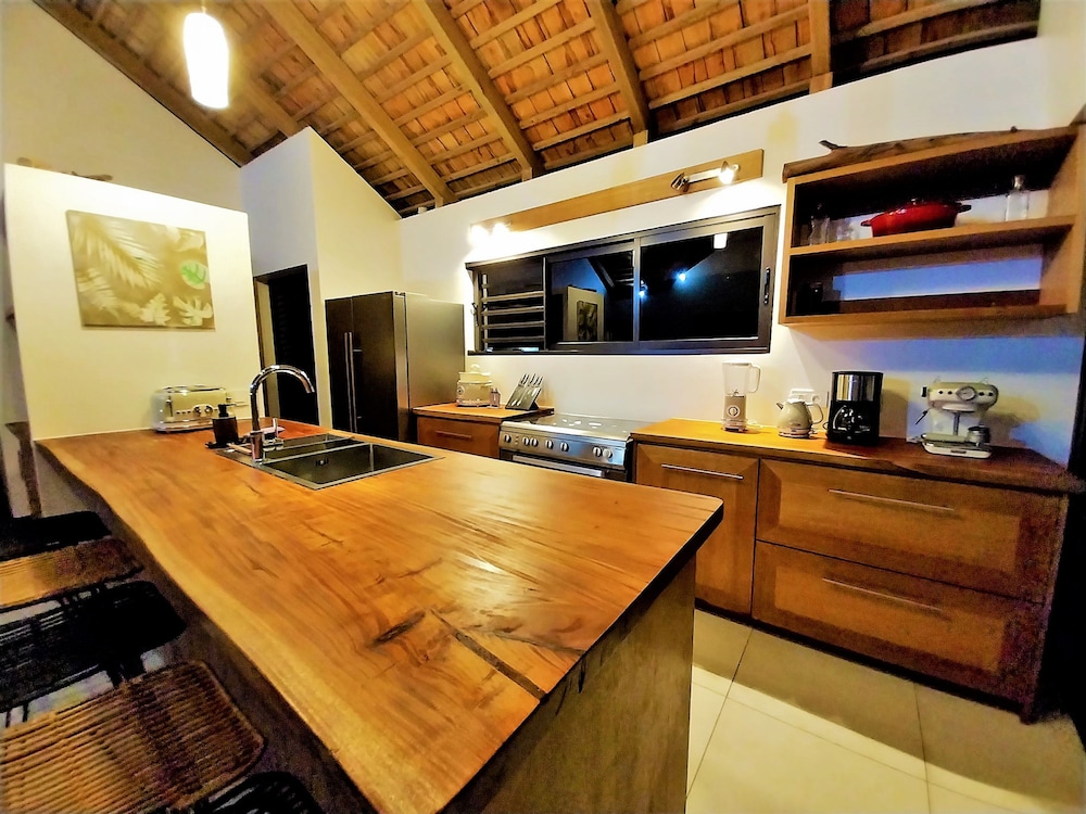 Moorea Toatea Beach Hoe — Unknown City — photo 5