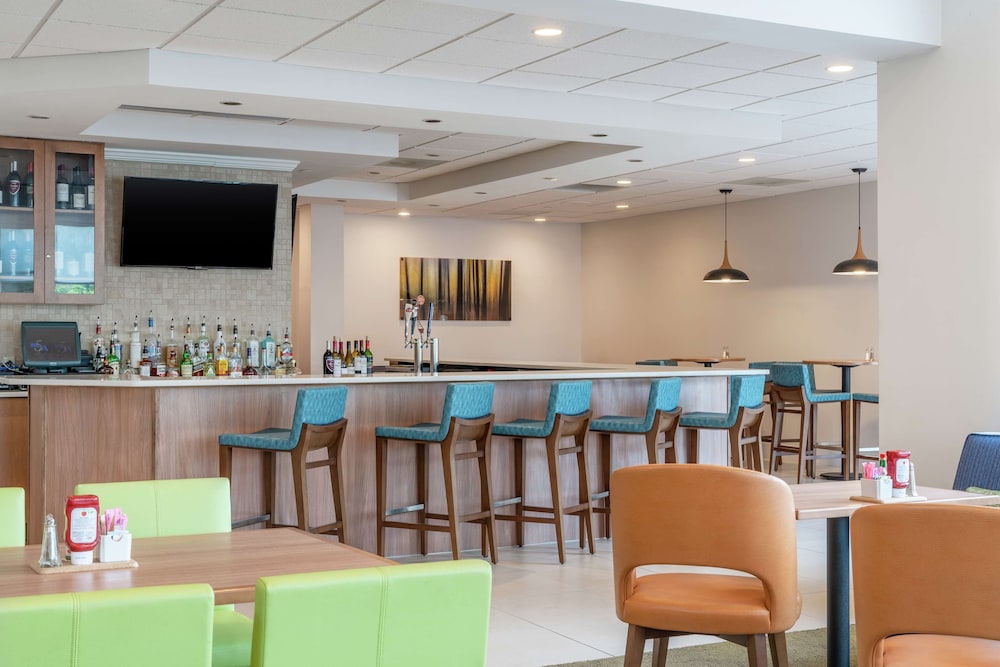 Hilton Garden Inn Morgantown - photo 16