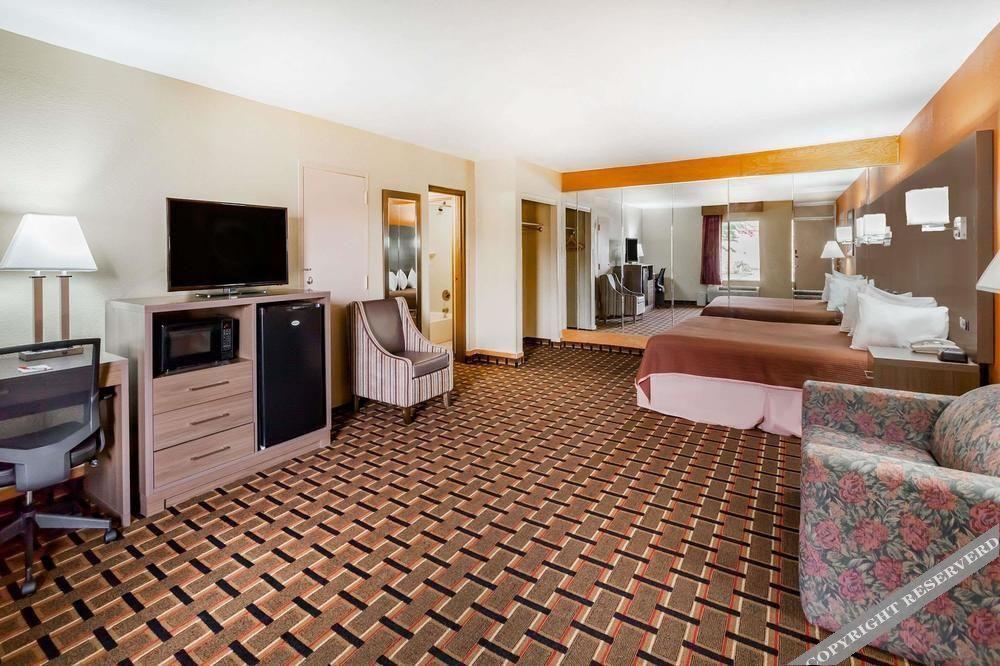 Howard Johnson by Wyndham Conway - photo 7