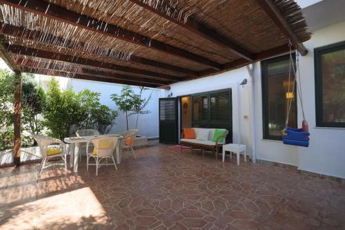 Blue Laguna Pines Retreat — 4-Star Luxury Hotel in Golem, Albania