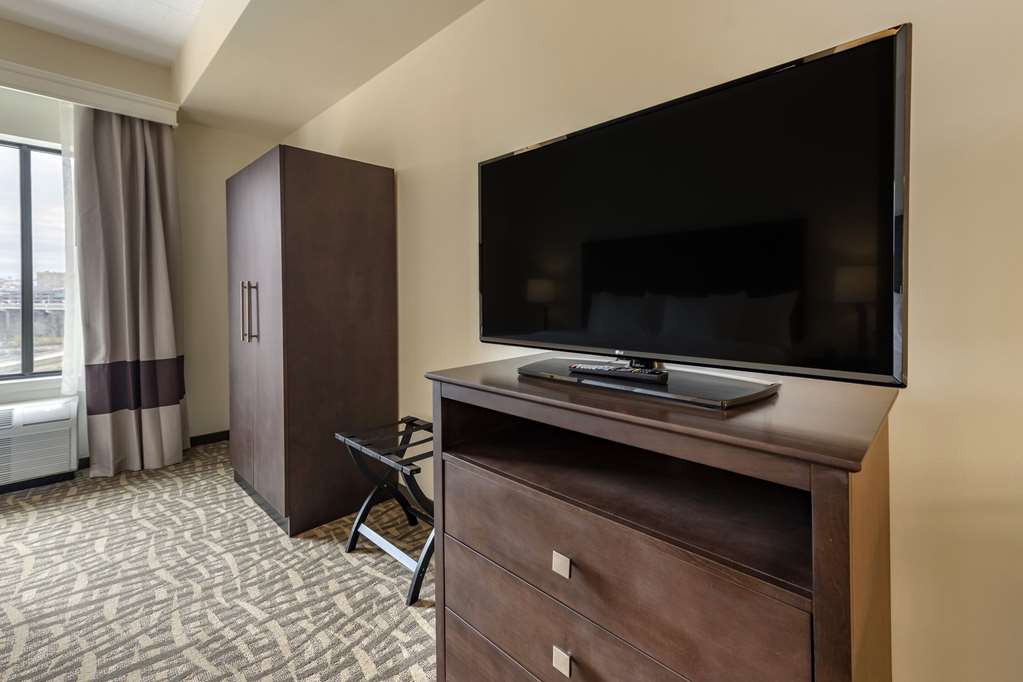 Comfort Inn & Suites Pittsburgh Northshore - photo 21