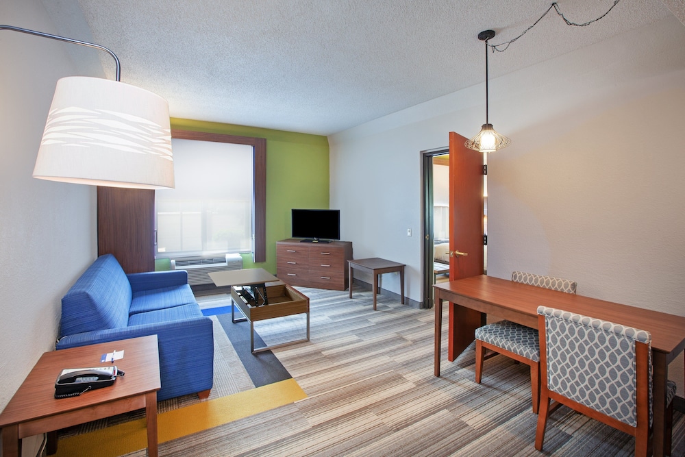 Holiday Inn Express & Suites Houston Memorial Park Area by IHG - photo 12