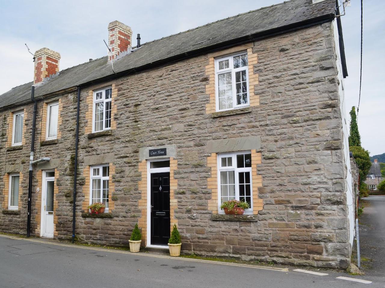 Court House — 4-Star Luxury Hotel in Hay, United Kingdom