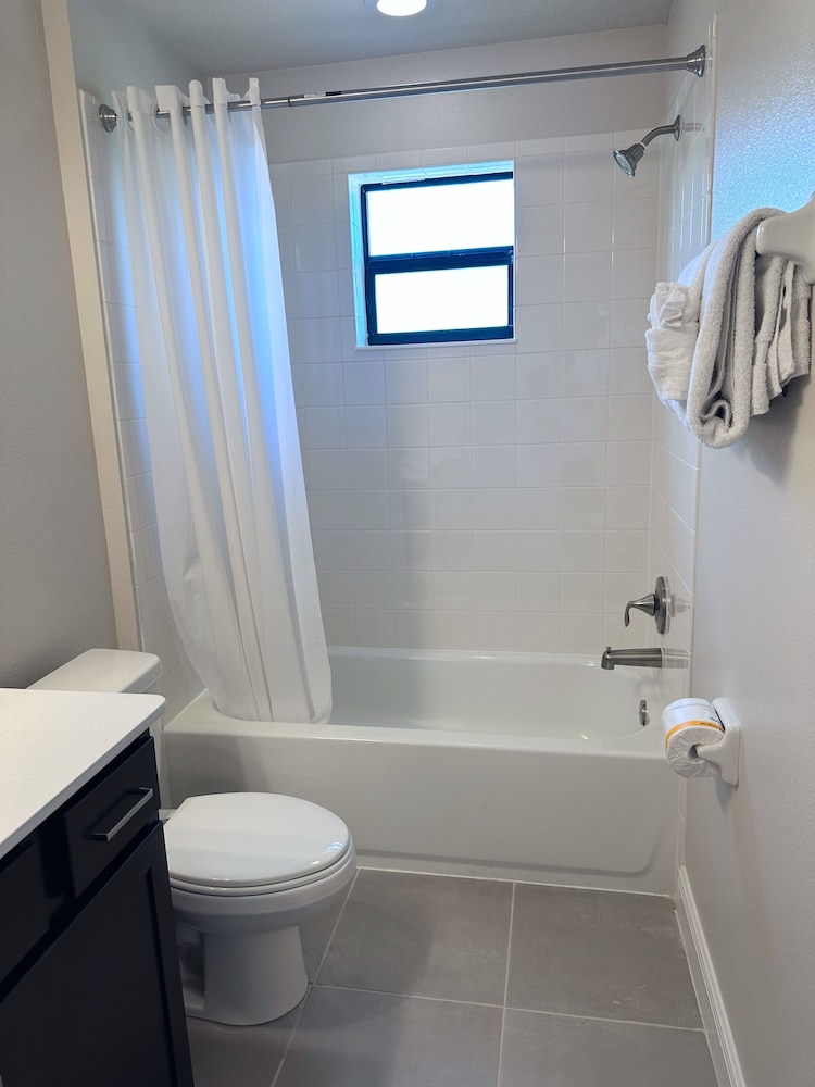 Balmoral Resort 194kb 6 Bedroom Home by RedAwning - photo 30
