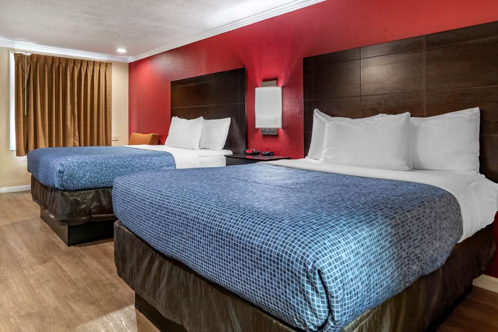 Econo Lodge Oxford near Choccolocco Park - photo 16