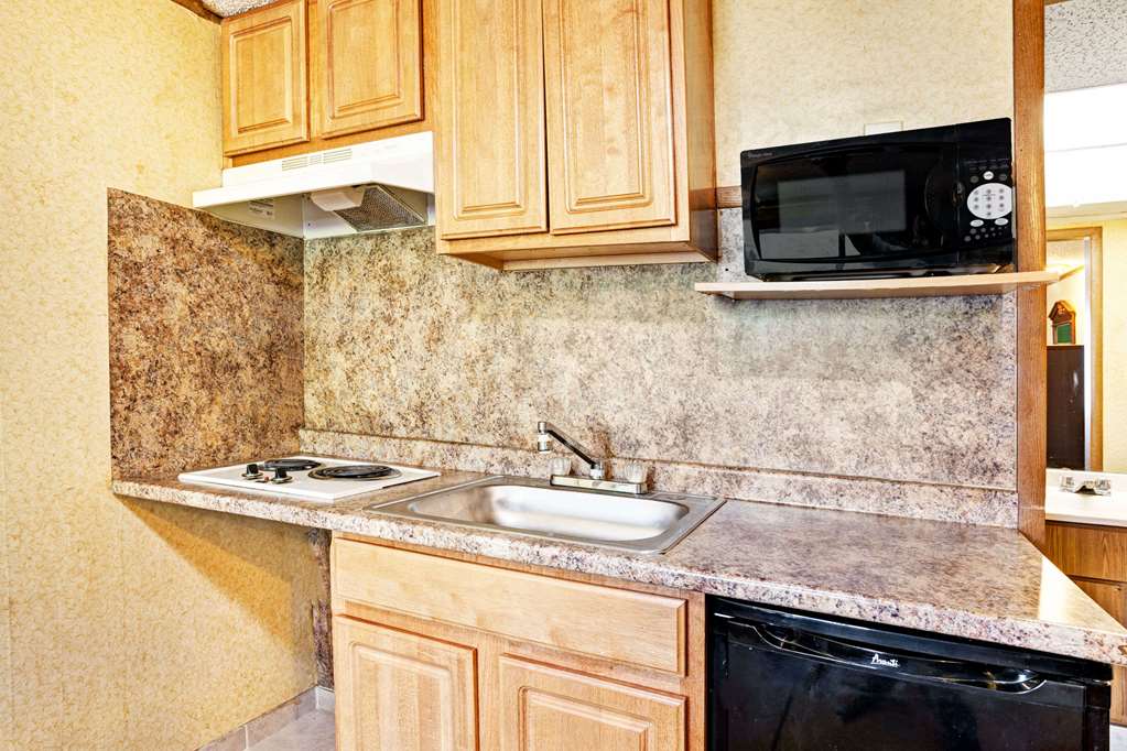 Knights Inn Sterling Heights - photo 5