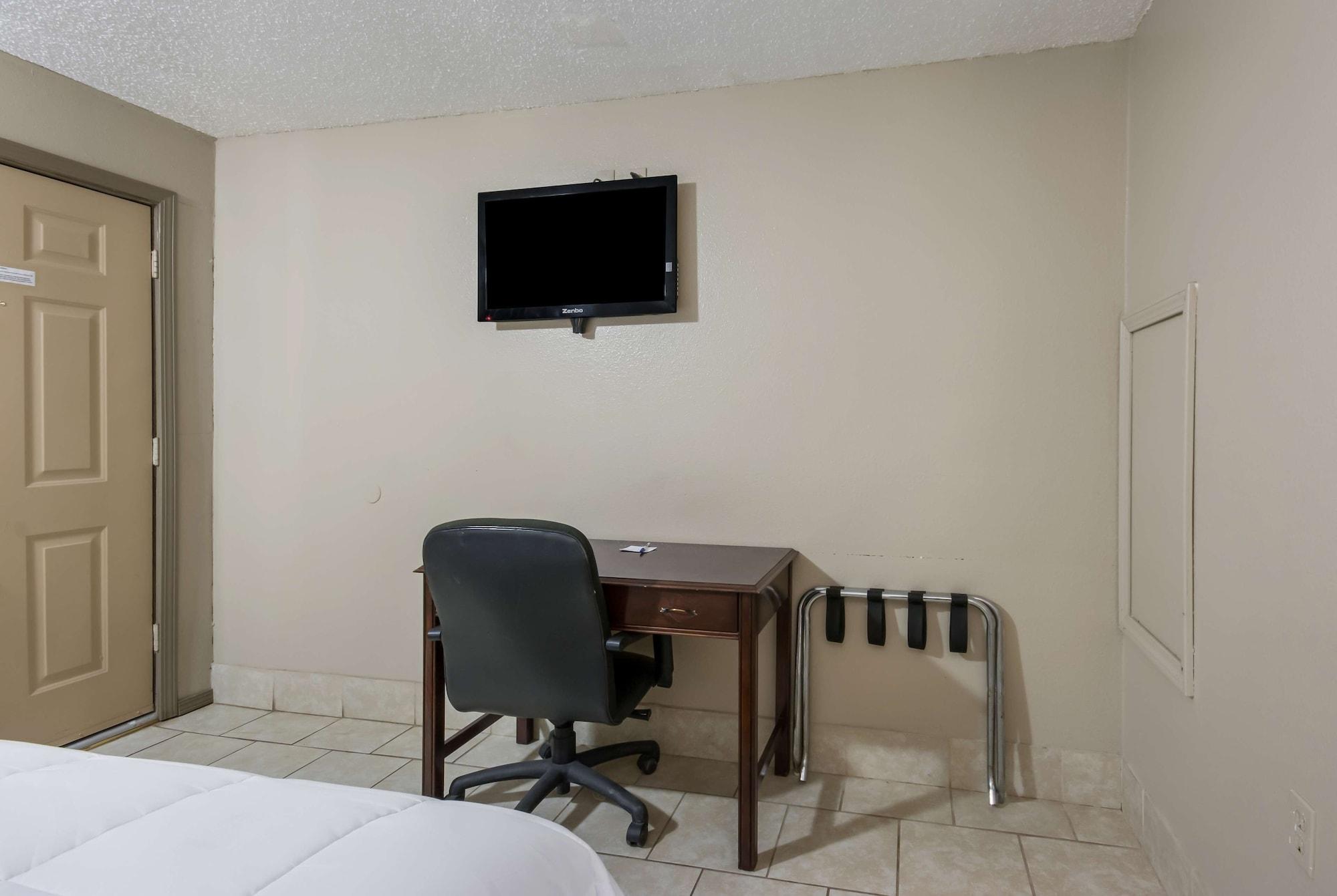 Americas Best Value Inn Woodward at 8th St - photo 28