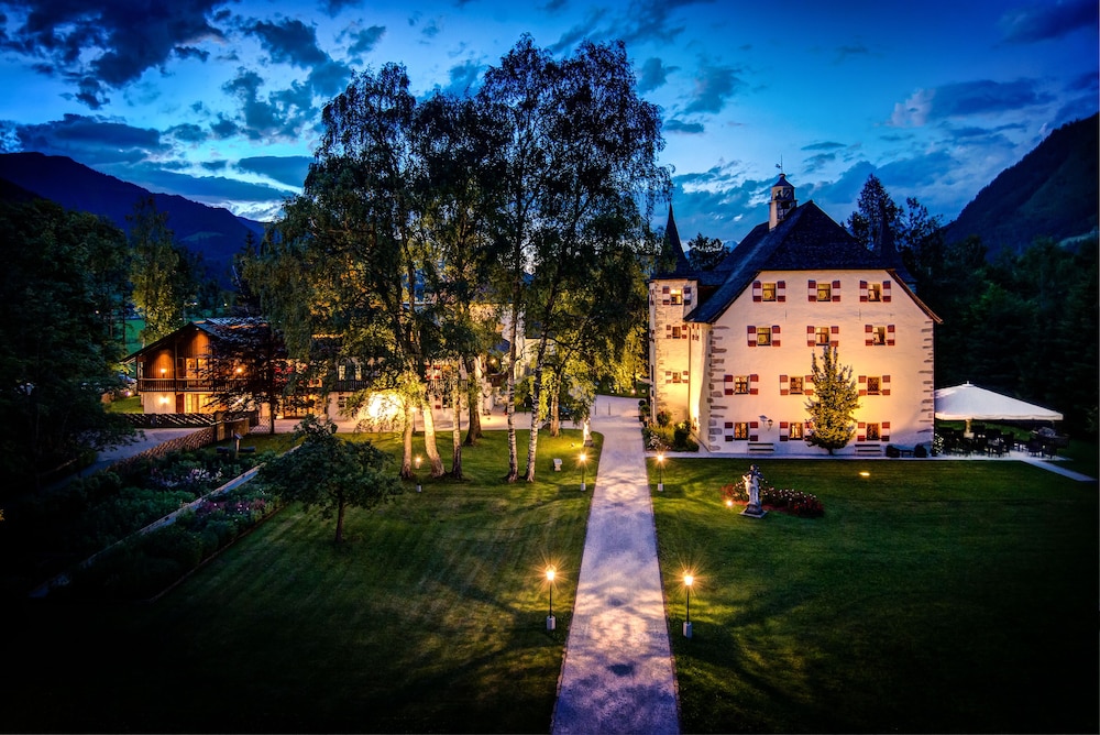 Schloss Prielau Hotel & Restaurants — 4-Star Luxury Hotel in Zell Am See, Austria