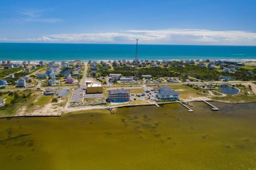 WV25 Surf Shack in Southern Shores, United States