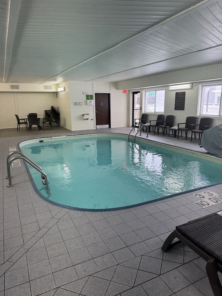 Quality Inn & Suites Green Bay Ashwaubenon - photo 38