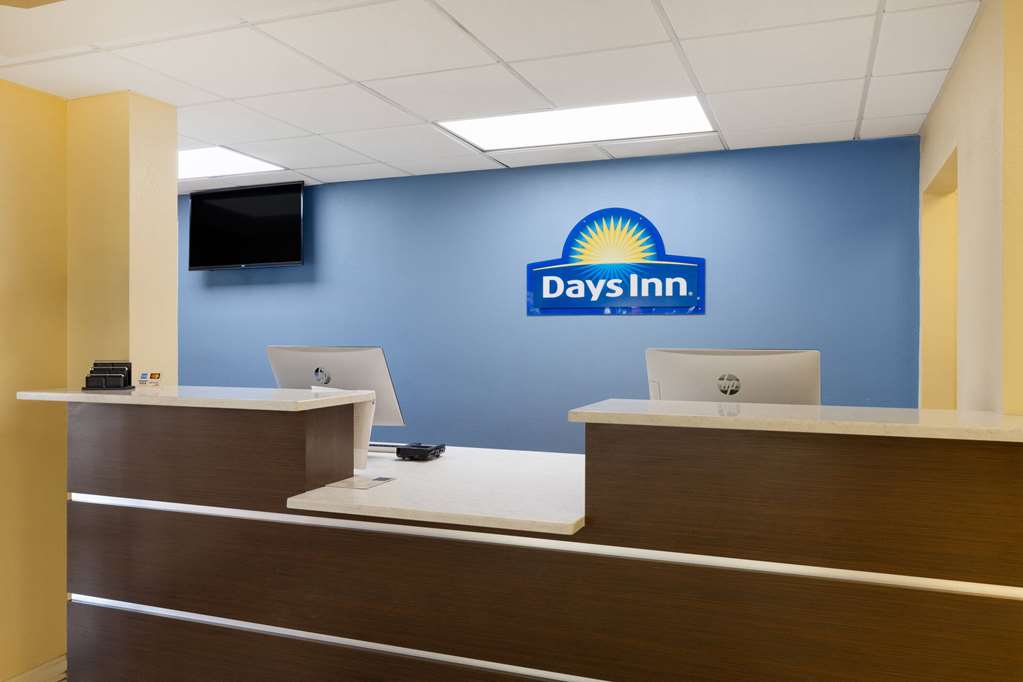 Days Inn by Wyndham Oak Grove Ft. Campbell - photo 5