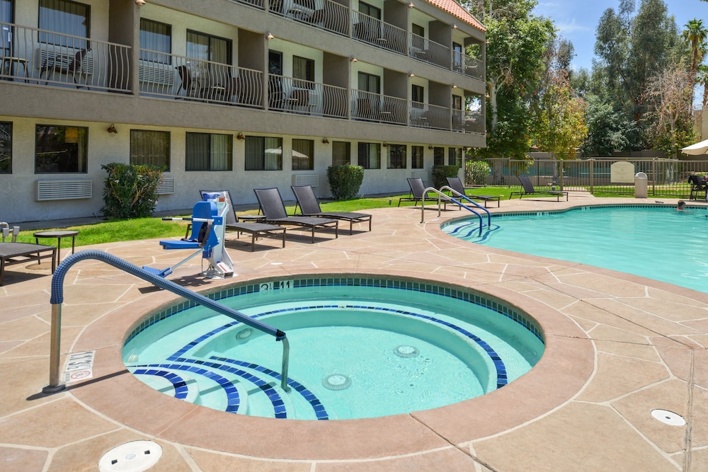 Holiday Inn Express Palm Desert by IHG - photo 26