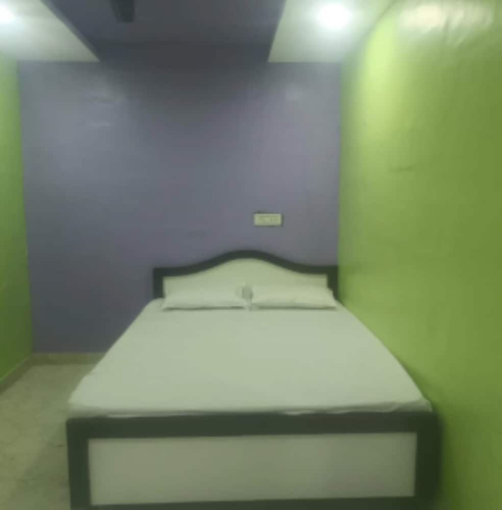 Swami Om Bhakt Nivas — Akalkot — photo 2