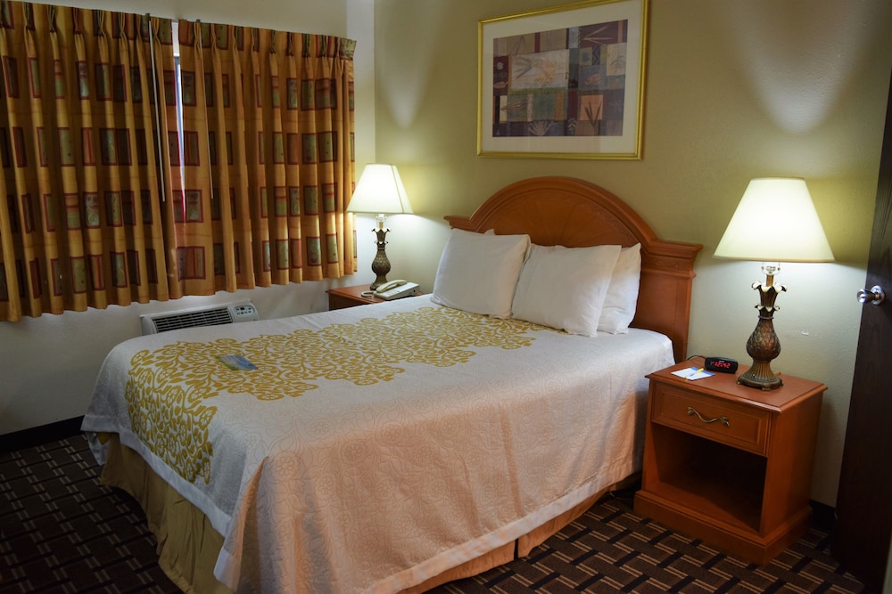 Days Inn by Wyndham Portage Cascade Mountain area - photo 9