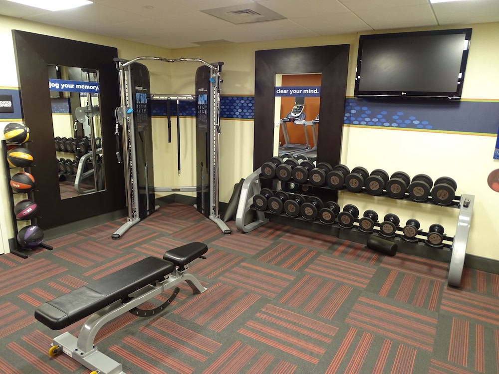 Hampton Inn & Suites Madison West - photo 25