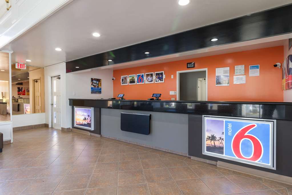 Motel 6 Claremont CA - featured photo