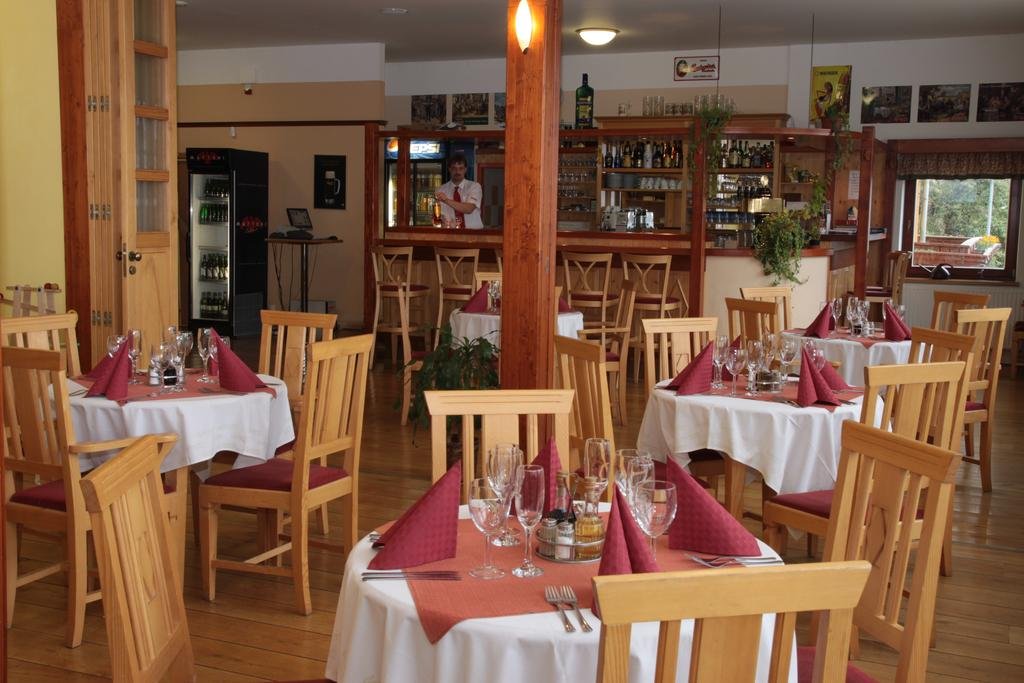 Hotel Zlatý Chlum — hotel in Ceska Ves