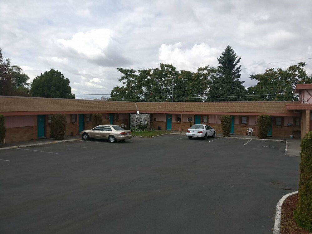 Lakeside Motel - photo 15