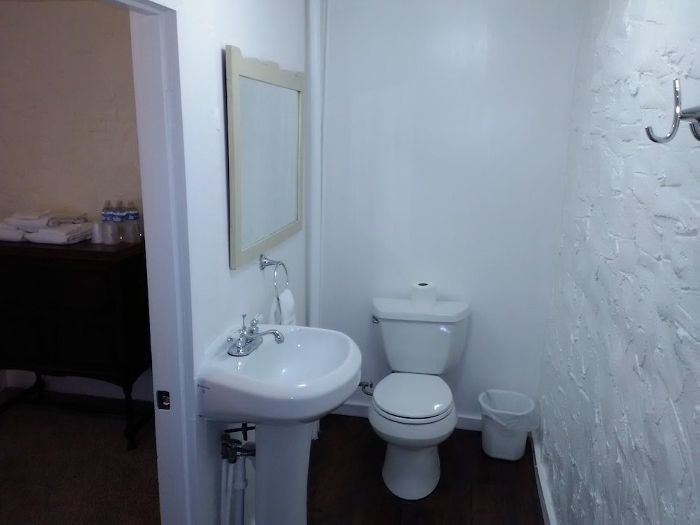 Shep's Miners Inn - photo 21