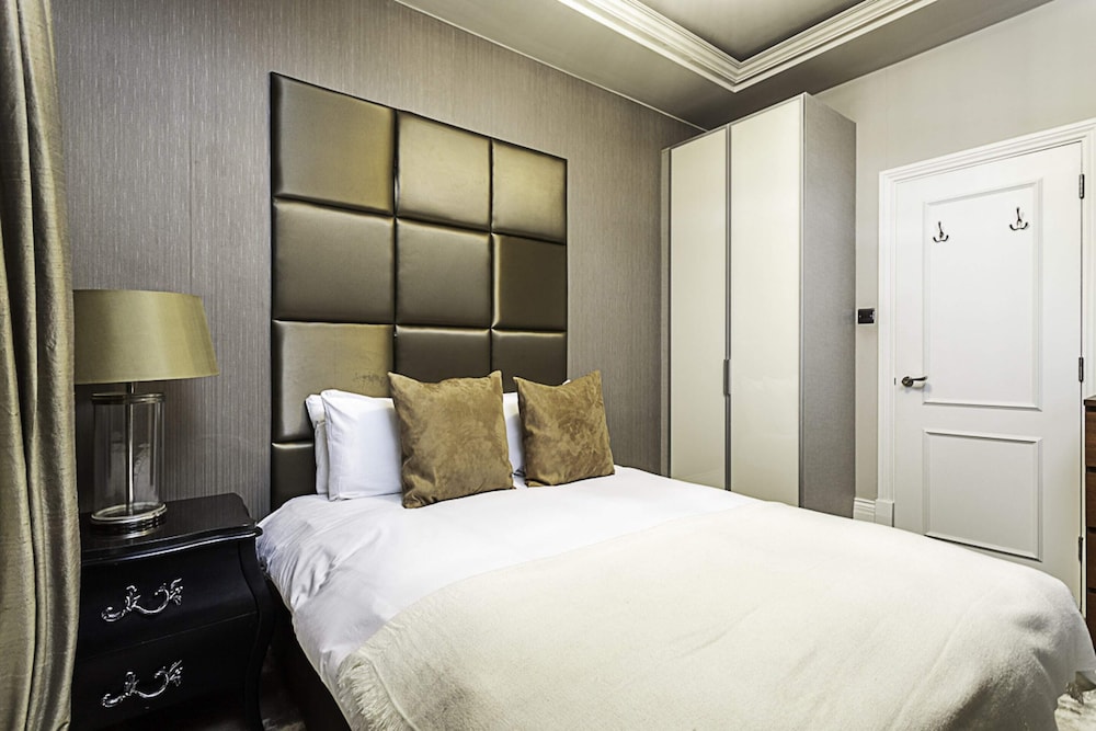 Little Venice Gem: Cosy Flat Canal Views — 4-Star Luxury Hotel in London, United Kingdom