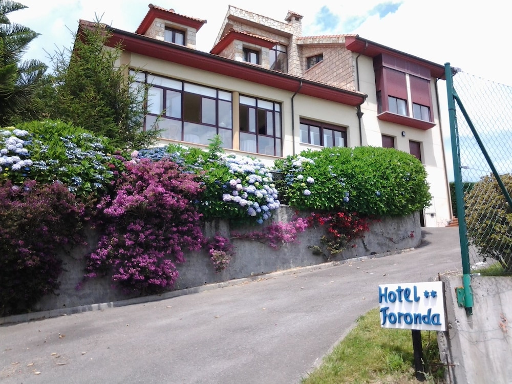 Hotel Foronda in Ribadesella, Spain