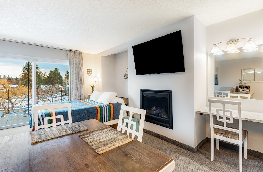 Bend Riverside Inn & Suites - photo 235