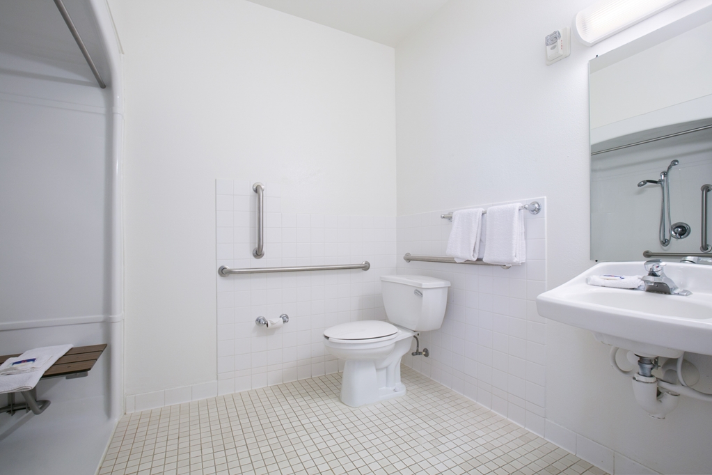 Motel 6 Brooklyn Center MN Minneapolis - photo 26