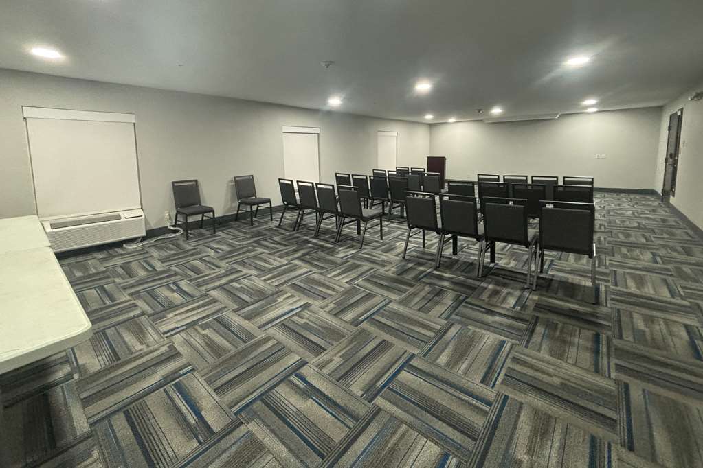 Quality Inn & Suites at Airport Blvd I 65 - photo 26
