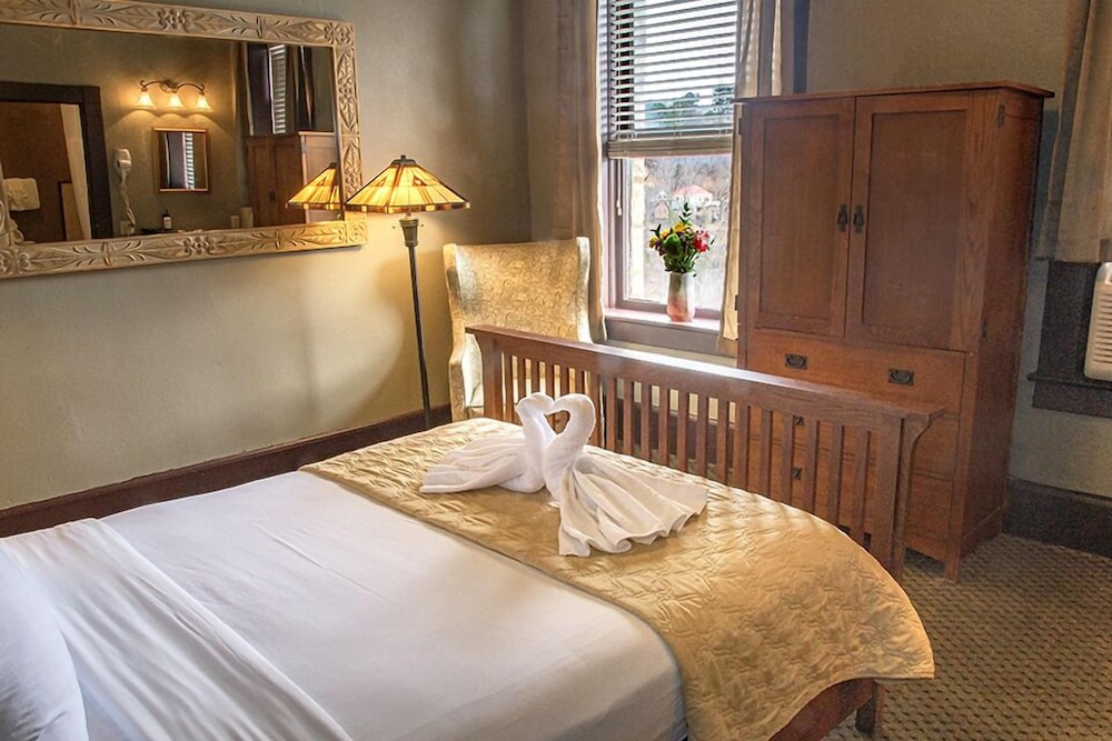 Basin Park Hotel and Spa - photo 17