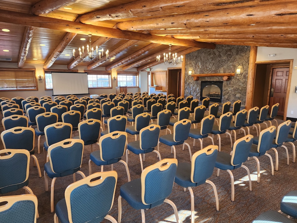 Holiday Inn Resort The Lodge At Big Bear Lake by IHG - photo 63