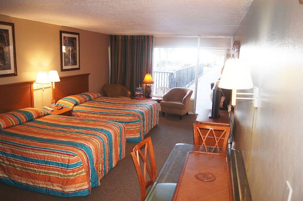The Oceanfront Viking Motel - photo 8