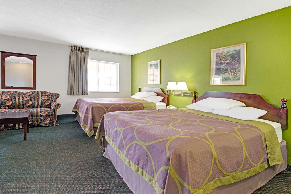 Super 8 by Wyndham De Soto - photo 25