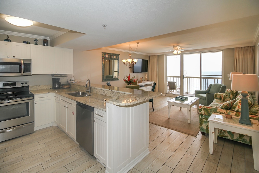 Pelican Beach Resort & Conference Center - photo 16