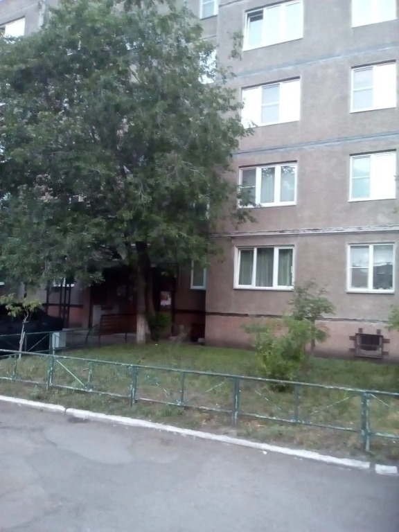 Five Stars On 104 1 Lenin Avenue in Magnitogorsk, Russia