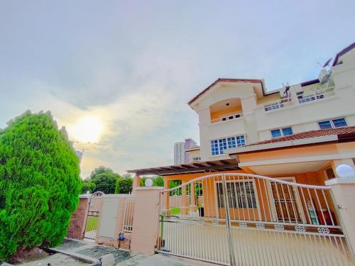 Gathering Corner House with 6 Rooms upto 16Pax by Manhattan Group — 4-Star Luxury Hotel in Kuala Lumpur, Malaysia