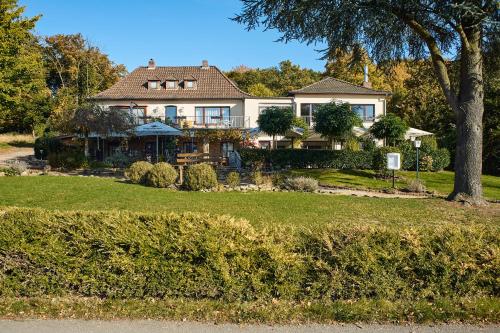 Hotel Restaurant Waldschlößchen — hotel in Lienen