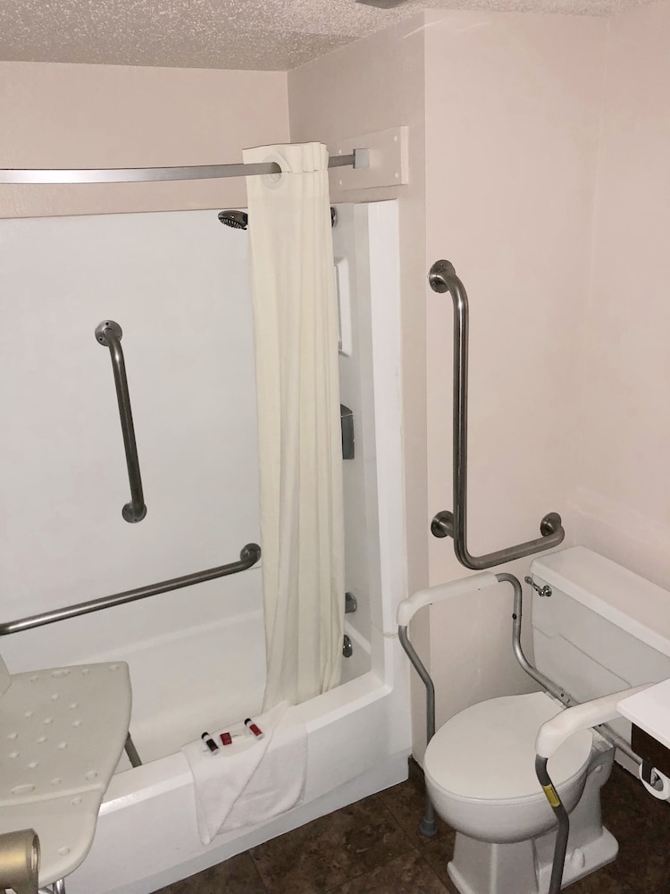 Super 8 by Wyndham North Platte - photo 5