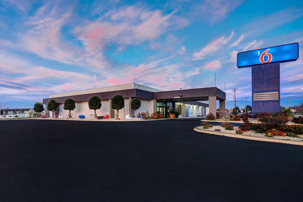 Motel 6 Burlington NC - featured photo