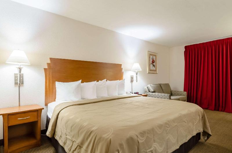 Quality Inn & Suites Salina West - photo 11
