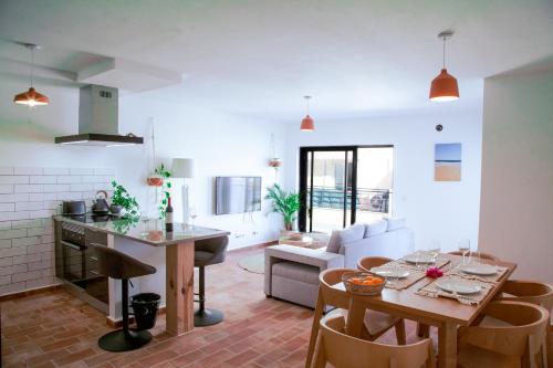 Mar Ria 6 — 4-Star Luxury Hotel in Fuzeta, Portugal