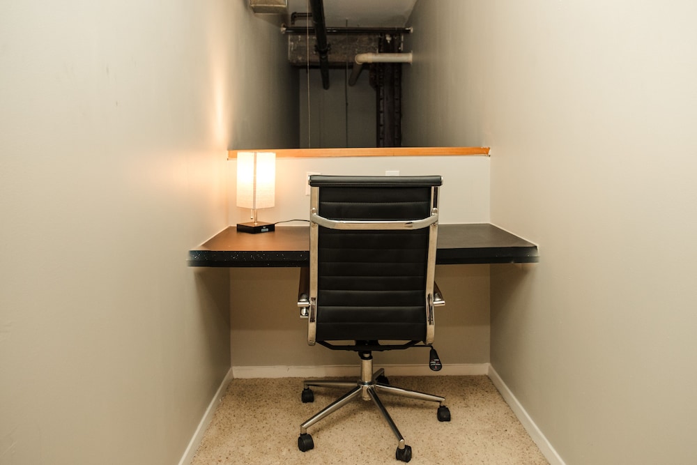 Crashpad On Main Street - photo 3