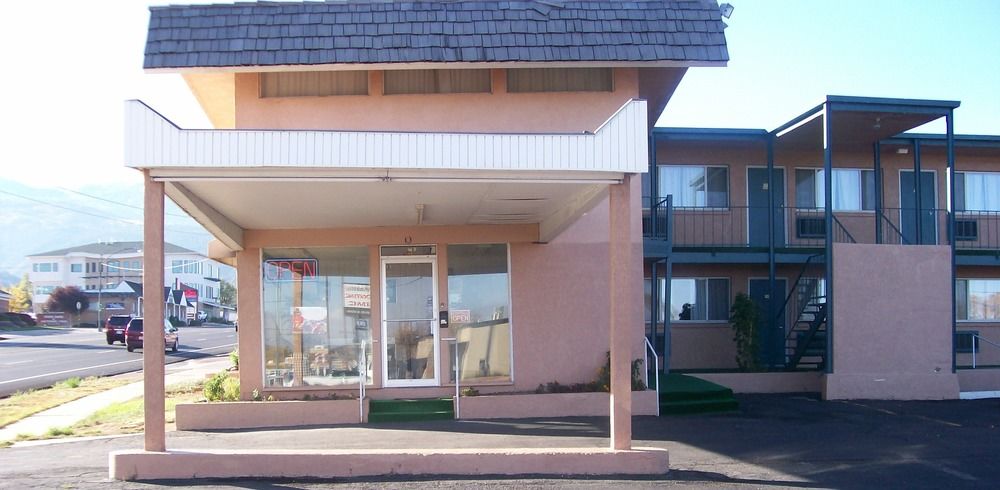Valu Inn Cedar City - photo 9