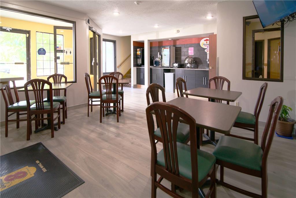 Super 8 by Wyndham Red Wing - photo 23