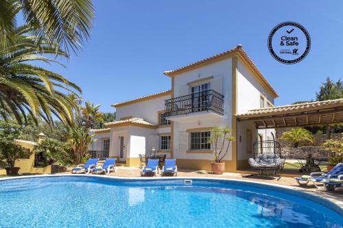 Villa Isabel Stunning villa BBQ area Pool — 4-Star Luxury Hotel in Carvoeiro, Portugal