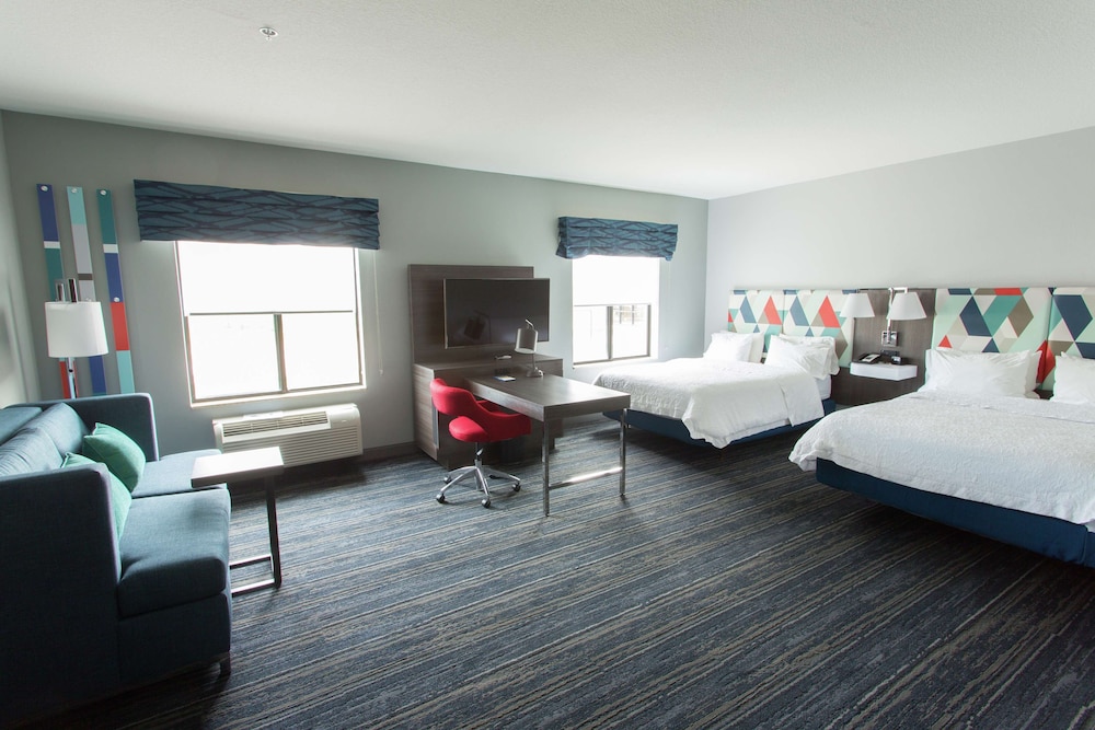 Hampton Inn & Suites Ankeny - photo 14