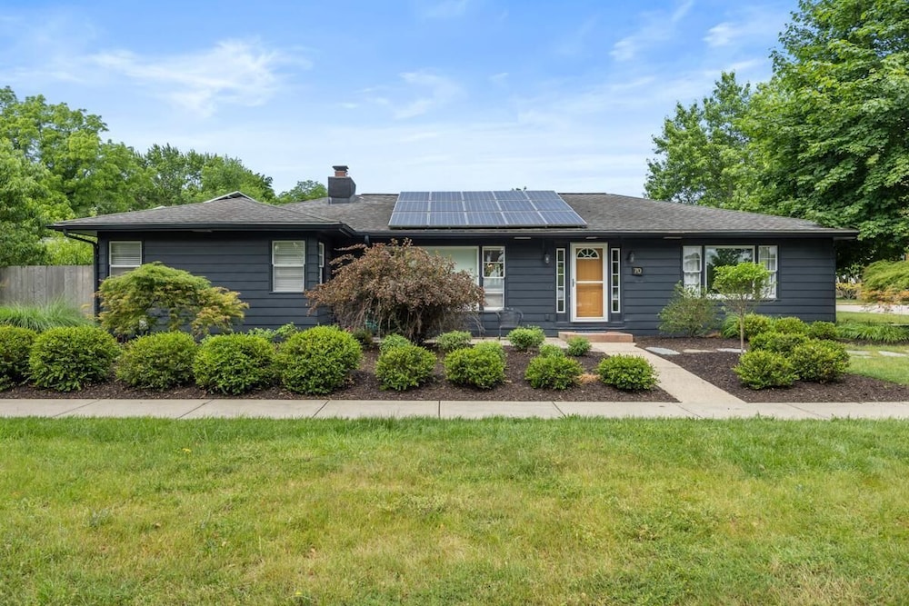 Captains Cove - carbon neutral hotel in Douglas