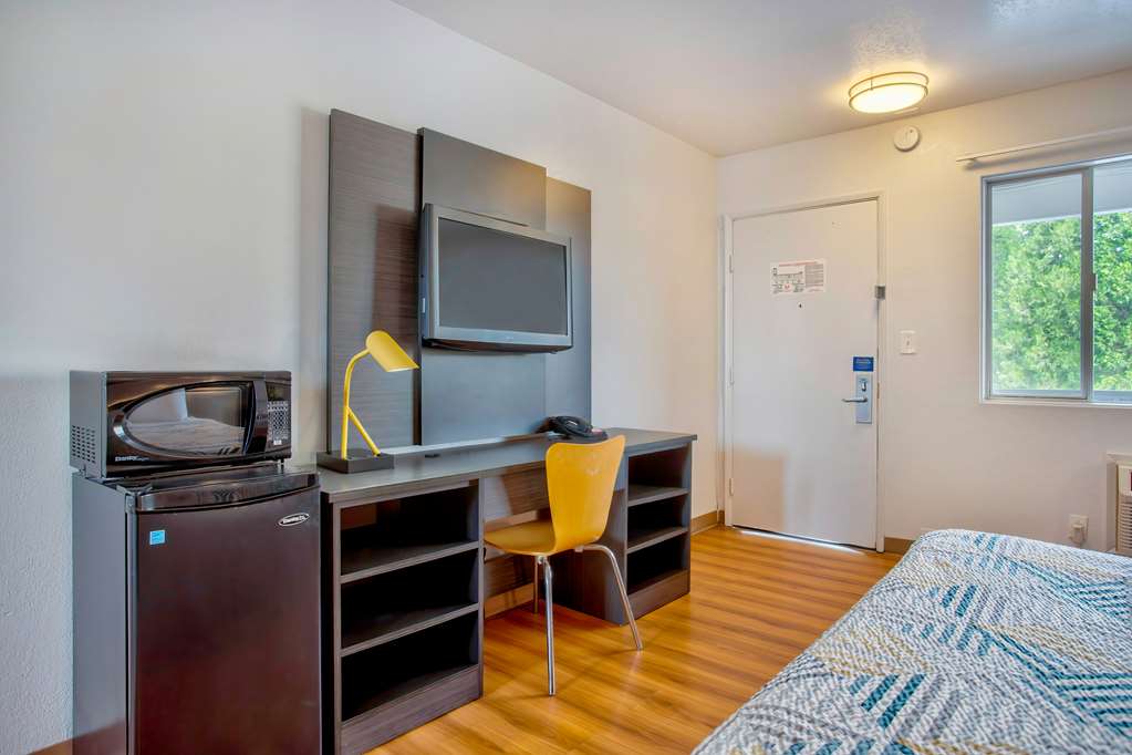 Motel 6 Salem OR Expo Center - photo 15